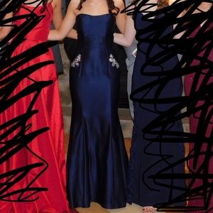 Macy’s Strapless Mermaid Navy Prom Dress w Sequin Accent on Pockets (size 0)